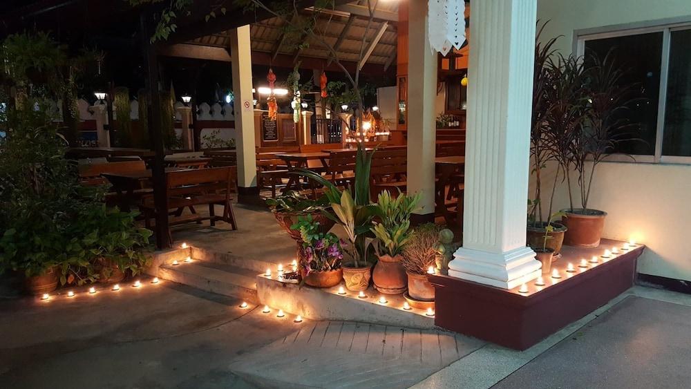 Safe House Court Hotel Chiang Mai Eksteriør billede