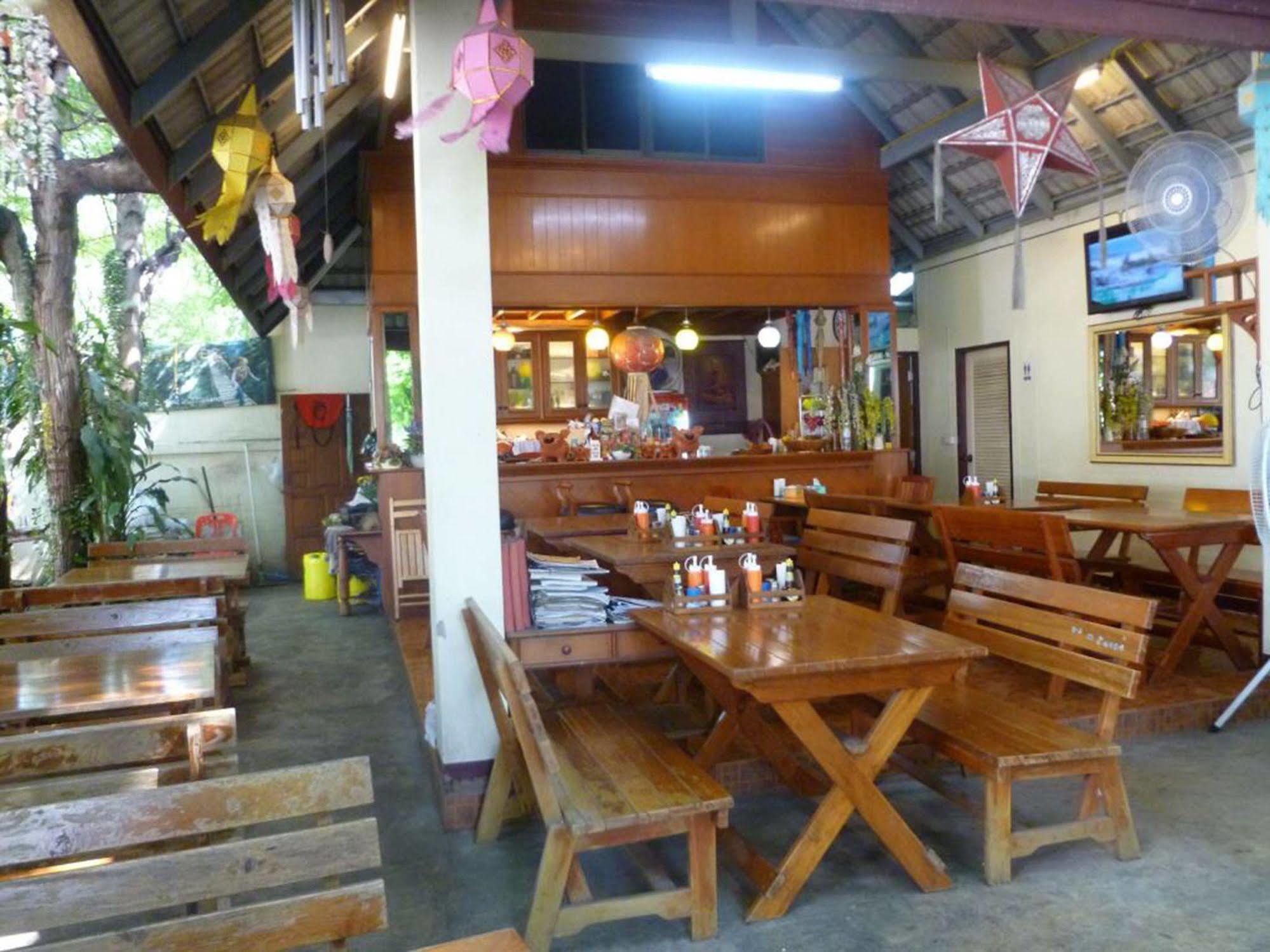 Safe House Court Hotel Chiang Mai Eksteriør billede