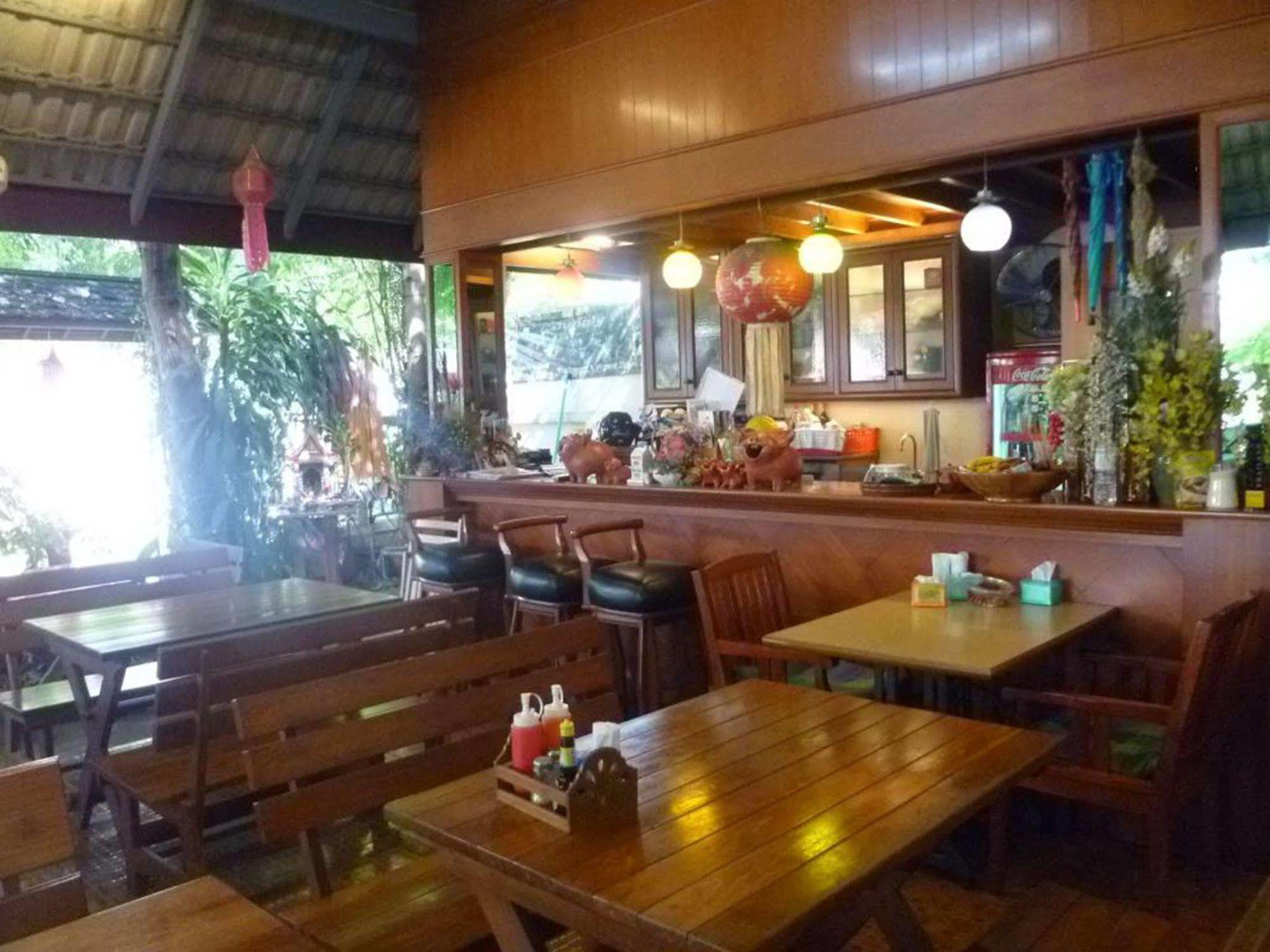 Safe House Court Hotel Chiang Mai Eksteriør billede