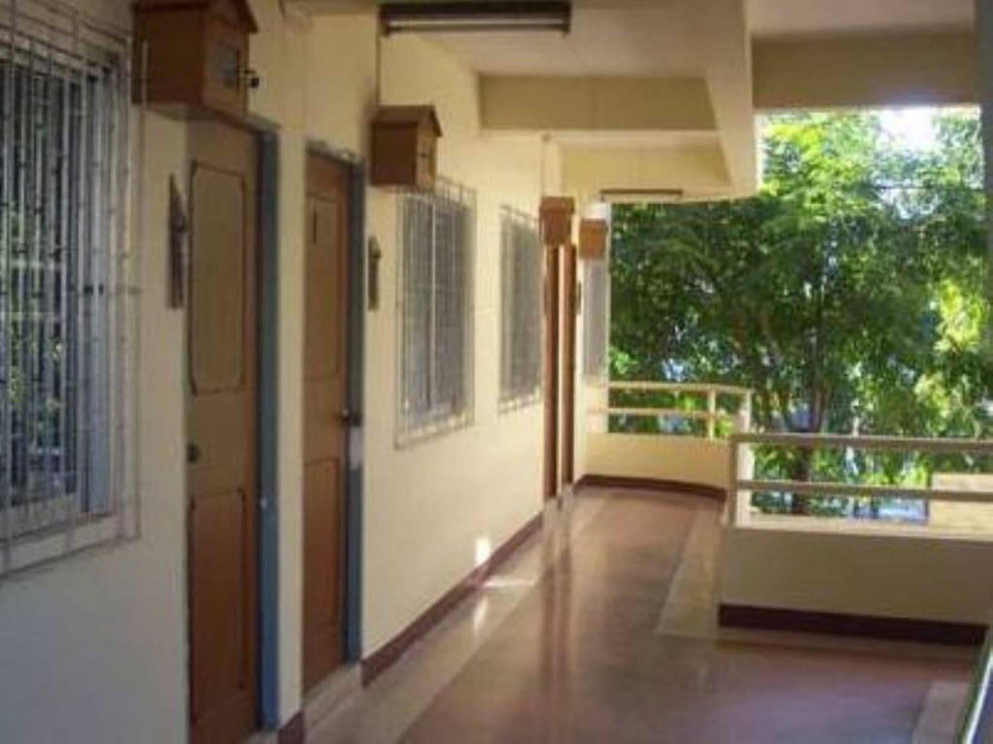 Safe House Court Hotel Chiang Mai Eksteriør billede